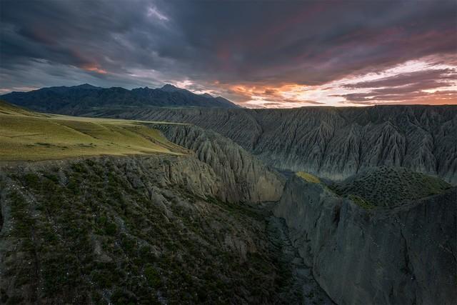 独山子旅游攻略必玩的景点 ，领略宏伟壮丽的山地风光