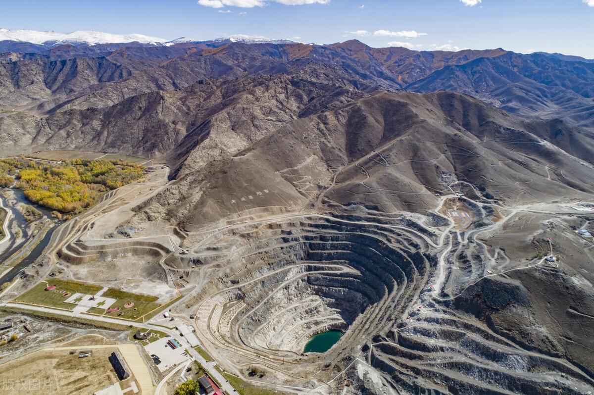 阿尔泰山景点介绍，一座世界级的稀有金属宝库
